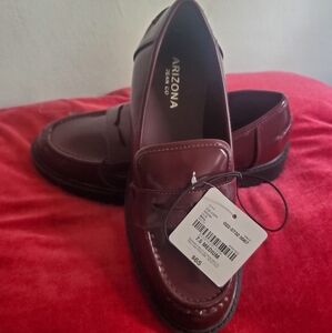Arizona Womens shoes LoafersYou'll love this pair of Arizona women's Lillie